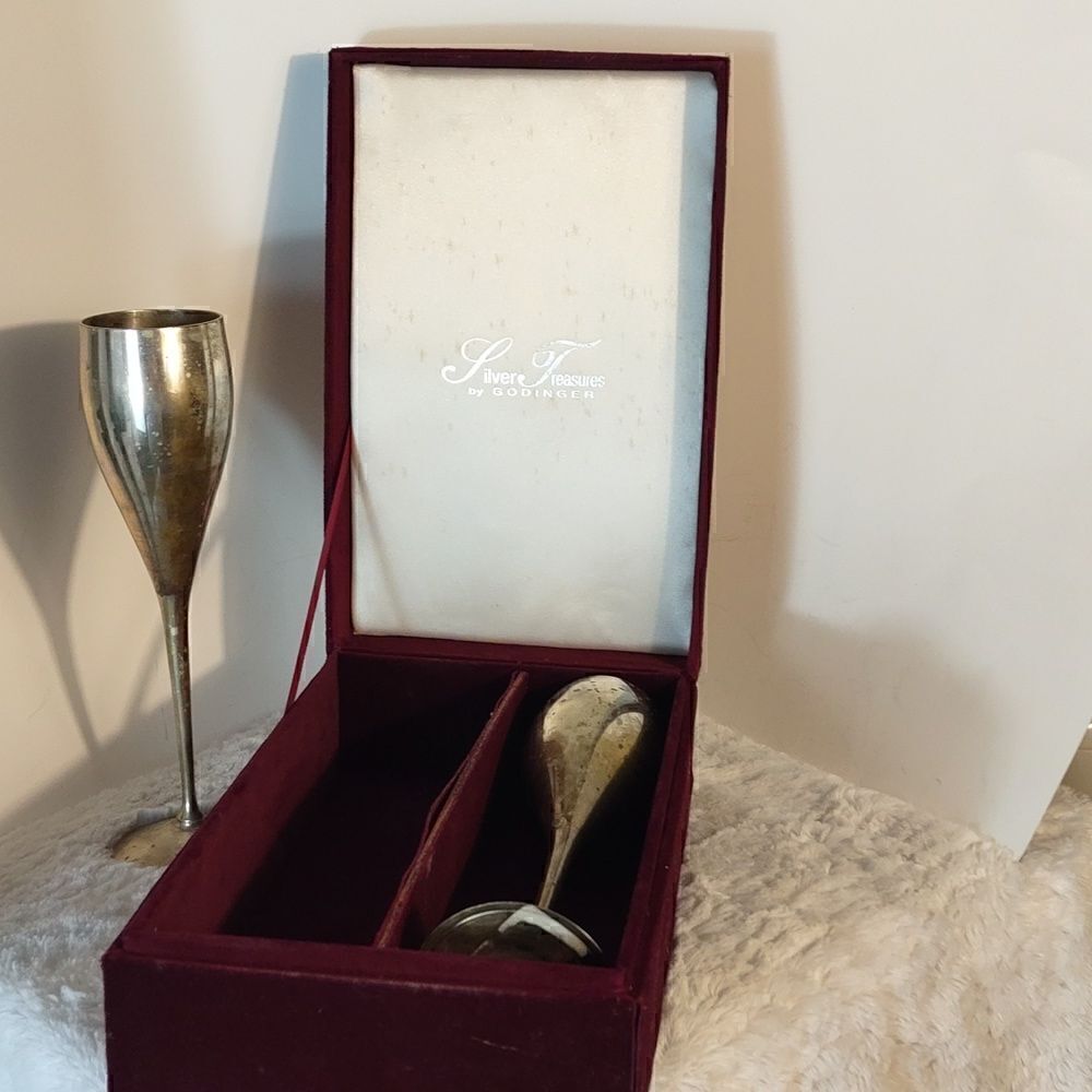Vtg. Godinger Silver Plated Set of 2 Champaign Flutes in Red Velvet Box